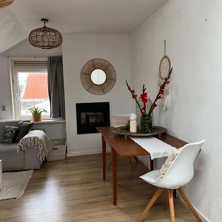 Zilvermoon Apartment *